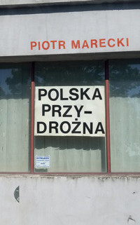 Polska przydrożna - Piotr Marecki - ebook + książka