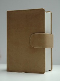 Pismo Święte Stary i Nowy Testament B5 ekologiczna beżowa z magnesem -  - książka