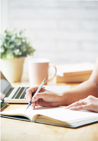 Trzy kłamstwa na temat pisania, które drenują, frustrują i szkodzą - Justyna Niebieszczańska - ebook