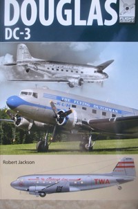Douglas DC-3 Flight Craft - Robert Jackson - książka