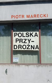 Polska przydrożna - Piotr Marecki - ebook + książka